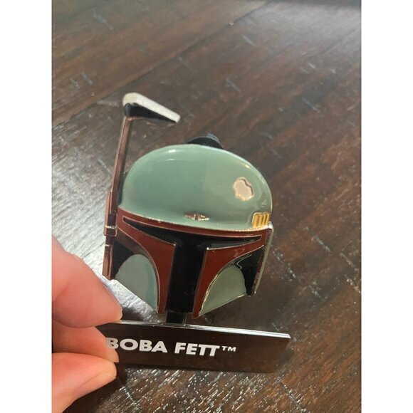 Star Wars Boba Fett Large Helmet Metal Trading Pin with Hinge - Picture 4 of 8